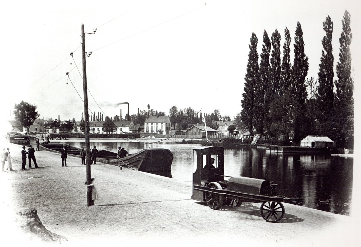 Traktor trækker en båd ved Dijon, 1894-5 af French Photographer