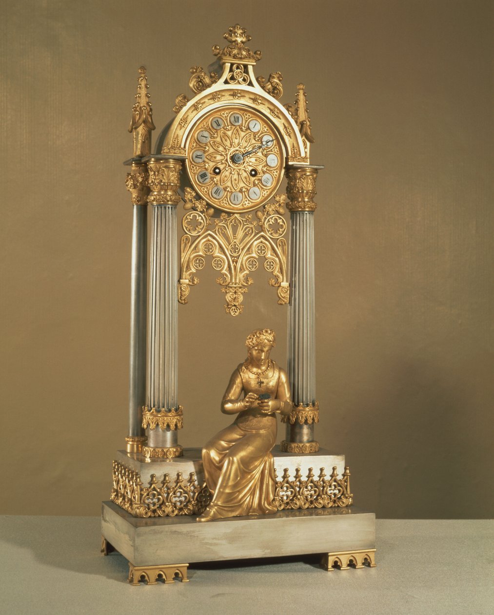 Paris ur, ca. 1830 (marmor og ormolu) af French School