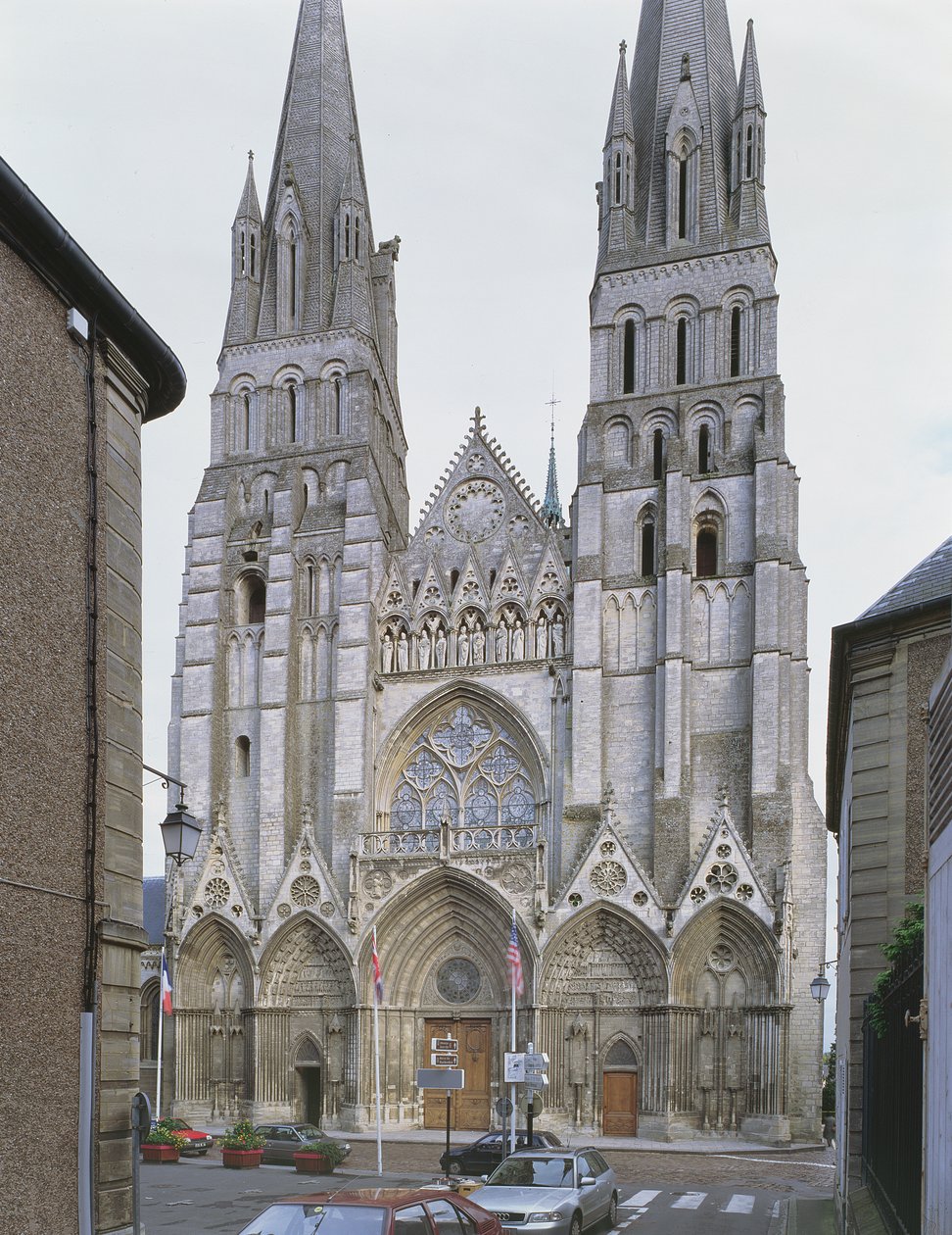 Vestfacade af Bayeux-katedralen af French School