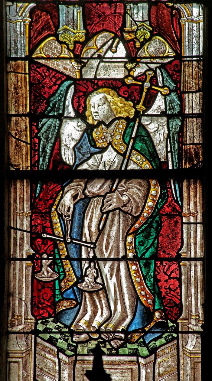 Vindue w15 forestillende St Michael af French School