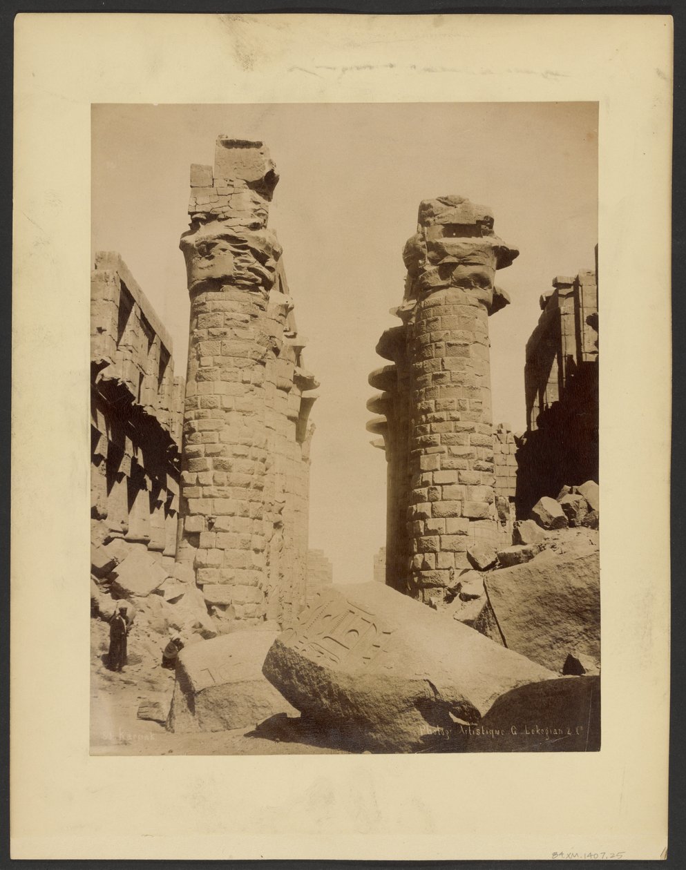 Karnak af G. Lekegian