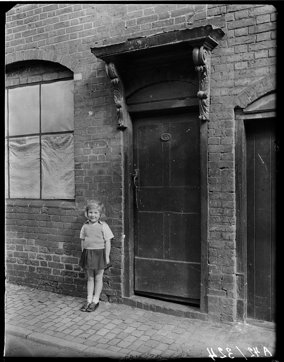 New Street, Coventry, 1941. af George Bernard Mason