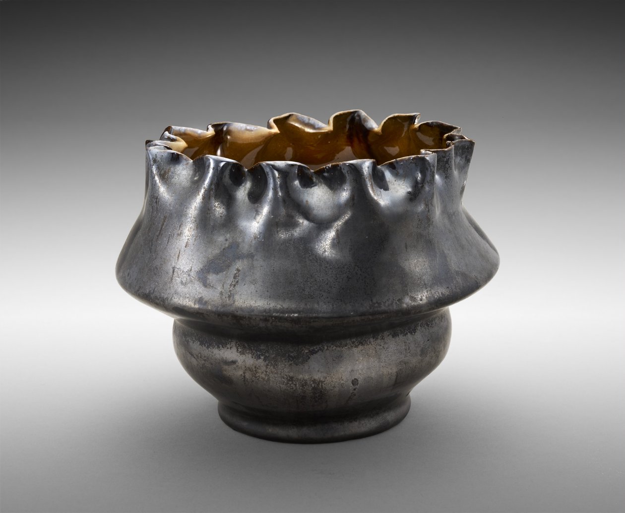 Vase af George E. Ohr