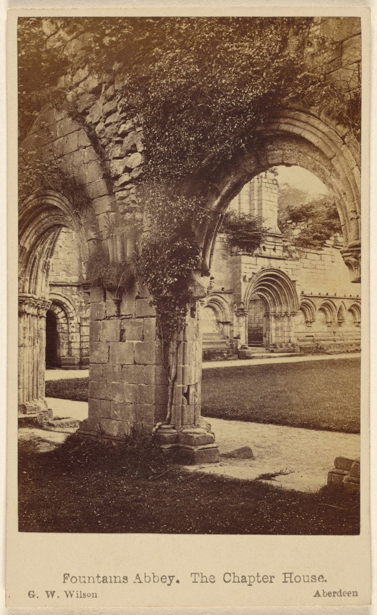 Fountains Abbey. Kapitelhuset. af George Washington Wilson