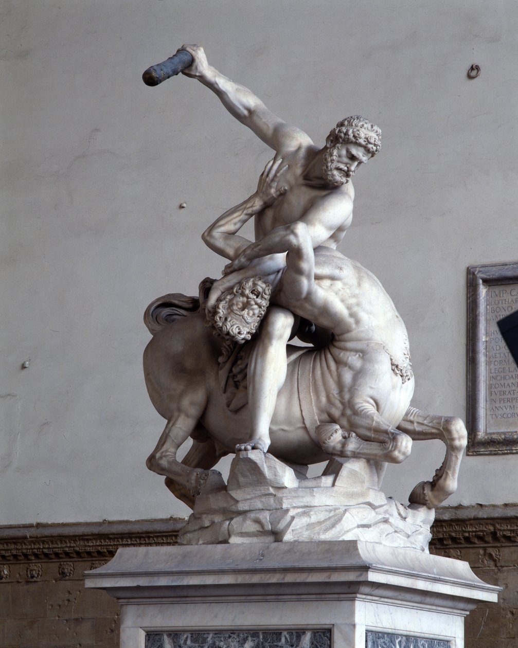 Hercules Killing the Centaur (marmor) (se også 353893-4) af Giambologna