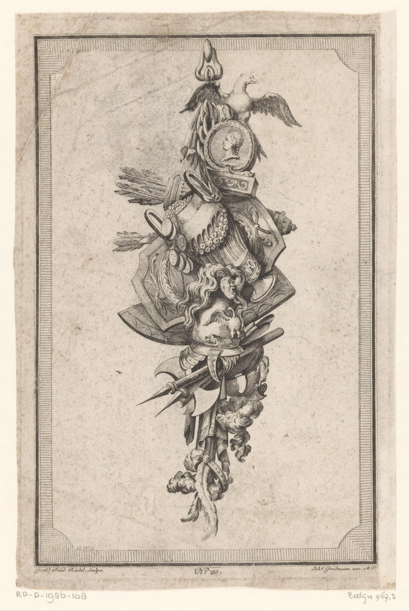 Trofæ med ørn, vase og hjelm af Gottlieb Friedrich Riedel