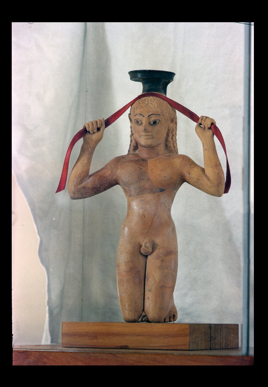 Aryballos, en vase i form af en knælende dreng, ca. 530 f.Kr. (keramik) af Greek