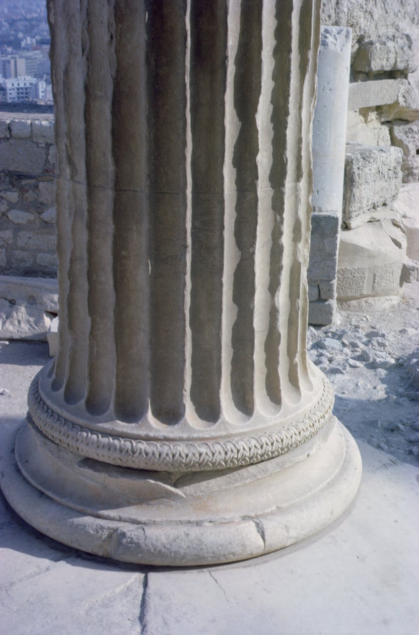 Basen af en søjle i det nordlige våbenhus, 421-405 f.Kr. (marmor) af Greek