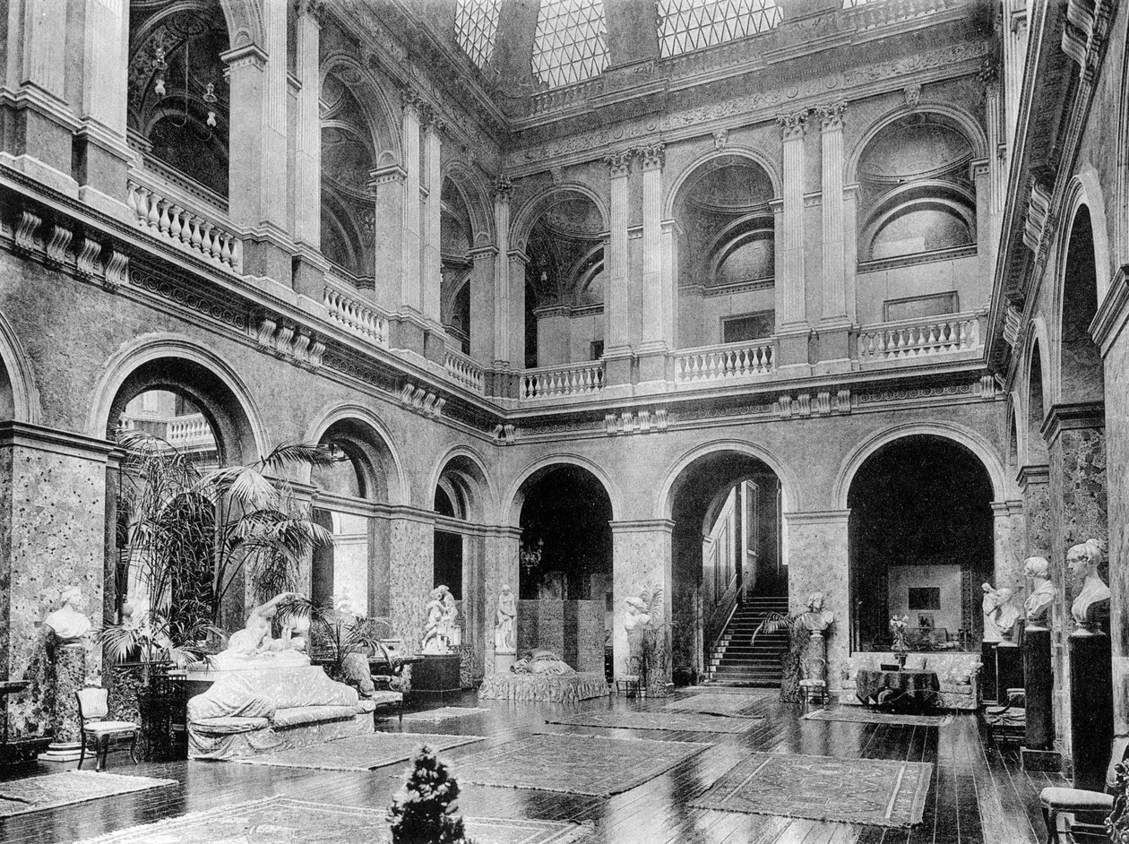 The Great Hall, Bridgewater House, 1908. af HN King
