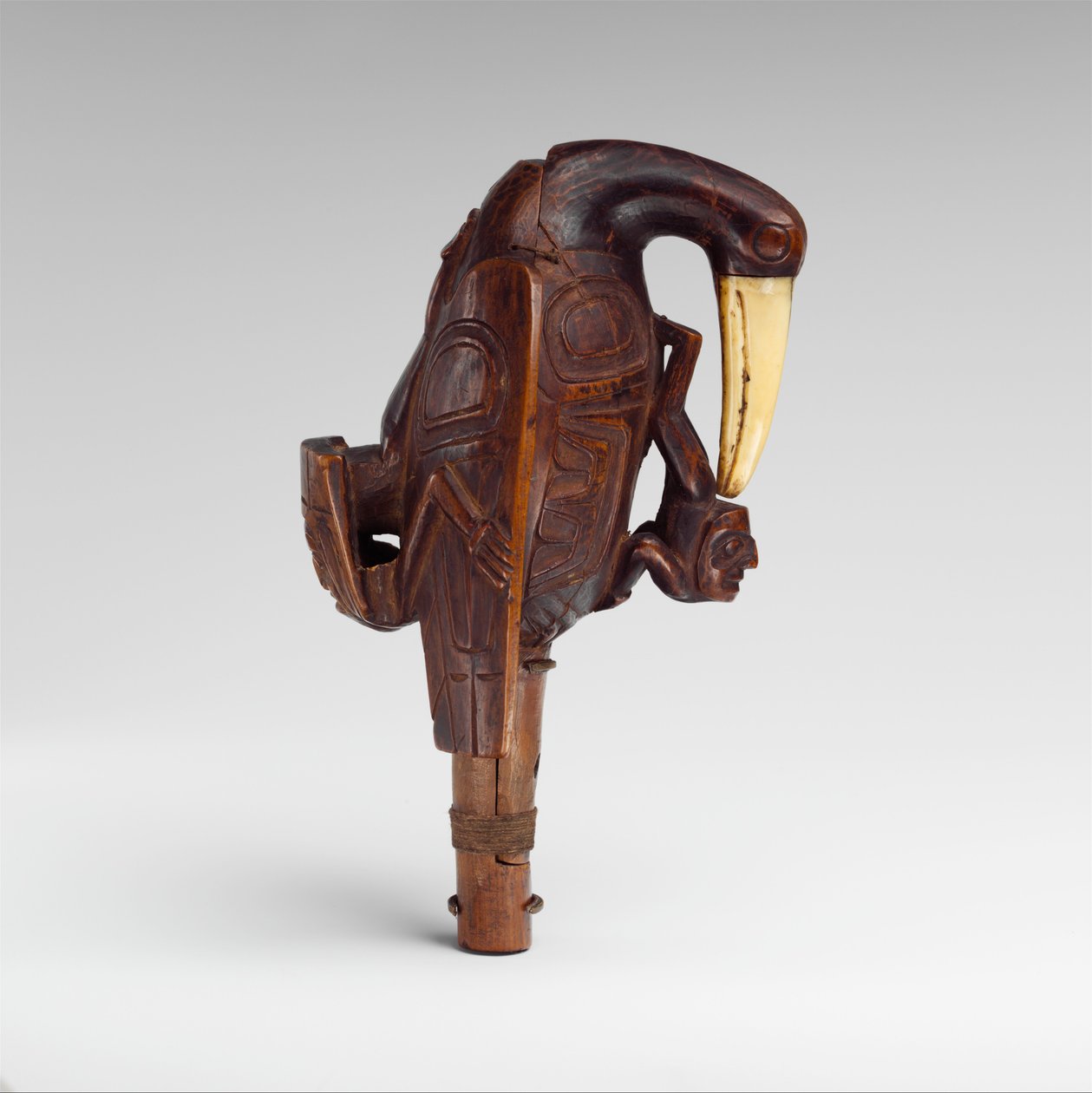 Raven Rattle, ca. 1840 (træ og elfenben) af Haida