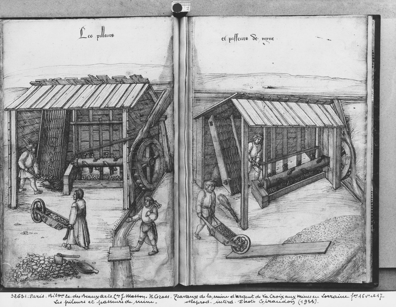 Sølvmine i La Croix-aux-Mines, Lorraine, fol.16v og fol.17r, knusning og vask af malmen, ca. 1530 (pen og blæk og wc på papir) af Heinrich Gross or Groff