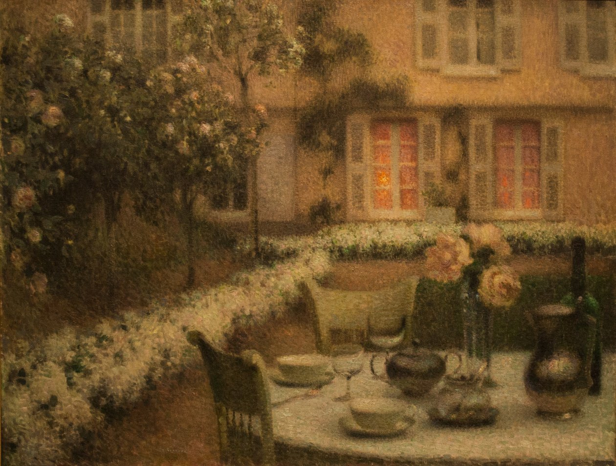 The_Table_in_the_White_Garden at GerberoynFrancais: La table au jardin blanc a GerberoynHungarianer: Bordet i den hvide have, Gerberoy-bann af Henri Eugene Augustin Le Sidaner