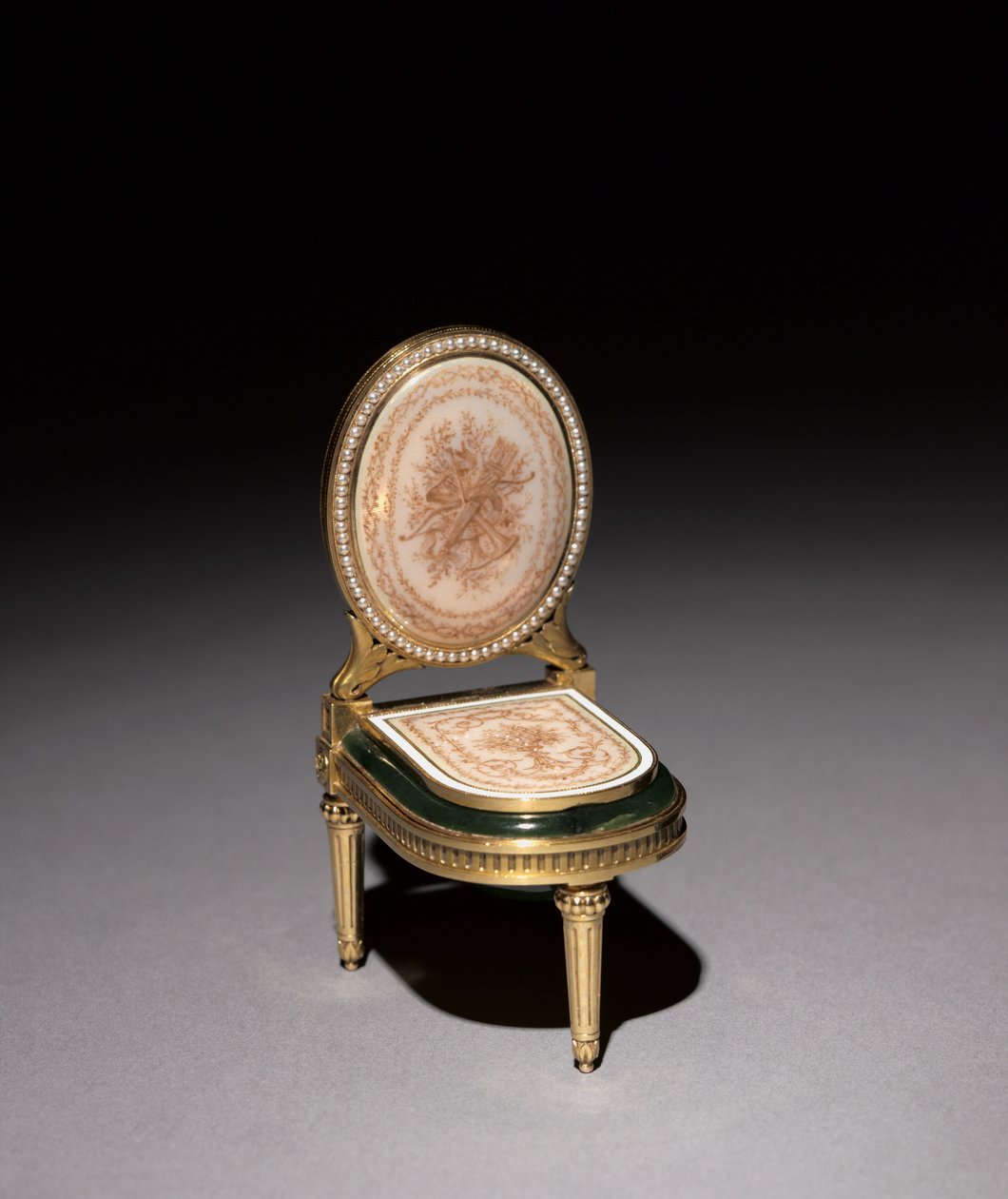 Miniature Bidet, firma Peter Carl Fabergé af Henrik Immanuel Wigström