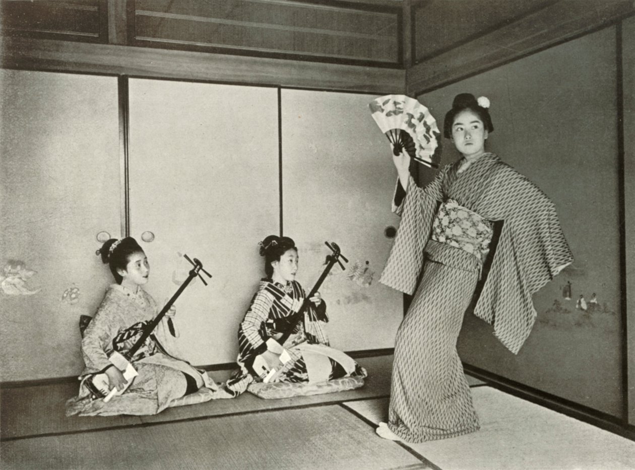 En geisha danser, 1910. af Herbert Ponting