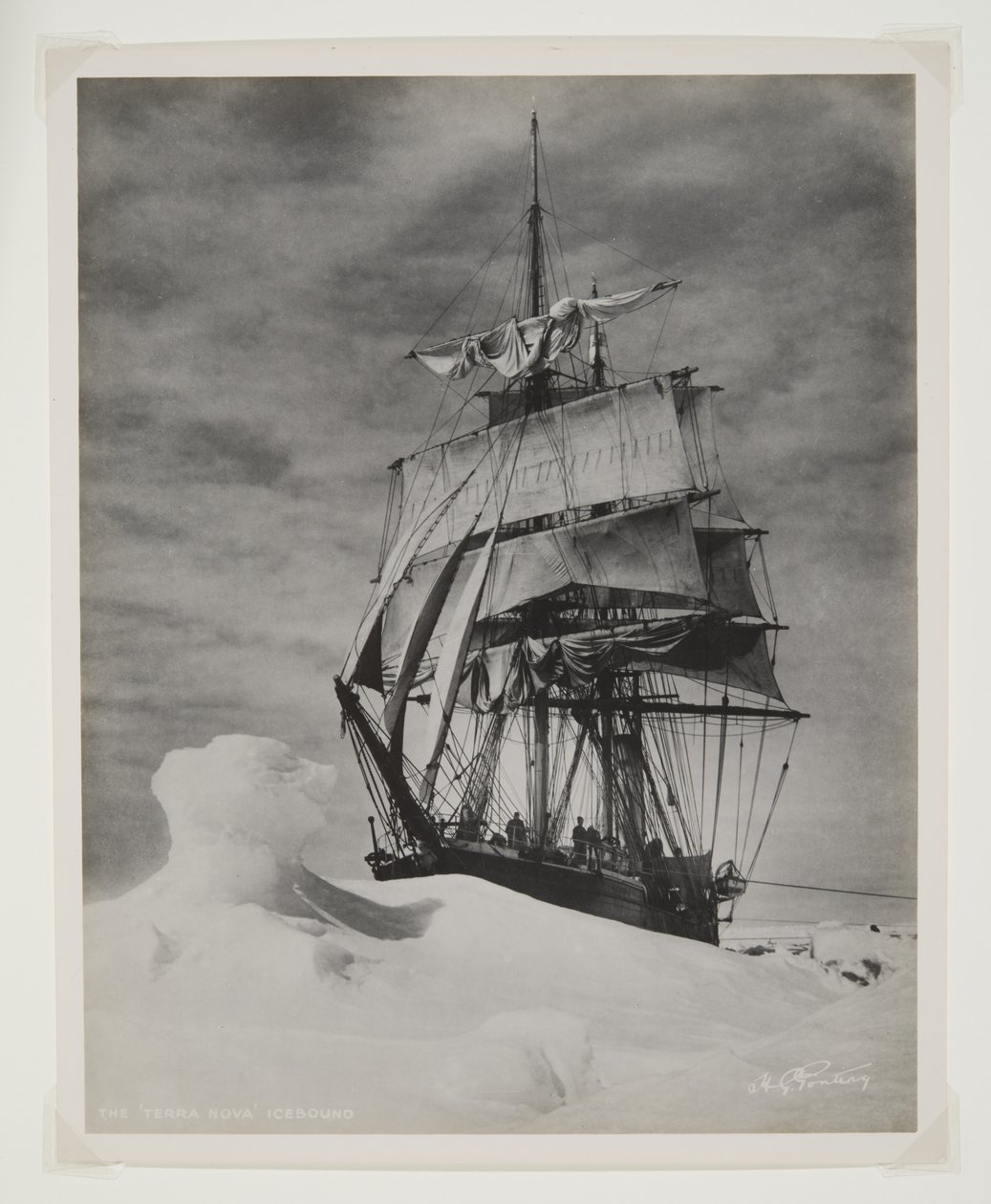 The Terra Nova Icebound (bromidtryk) af Herbert Ponting