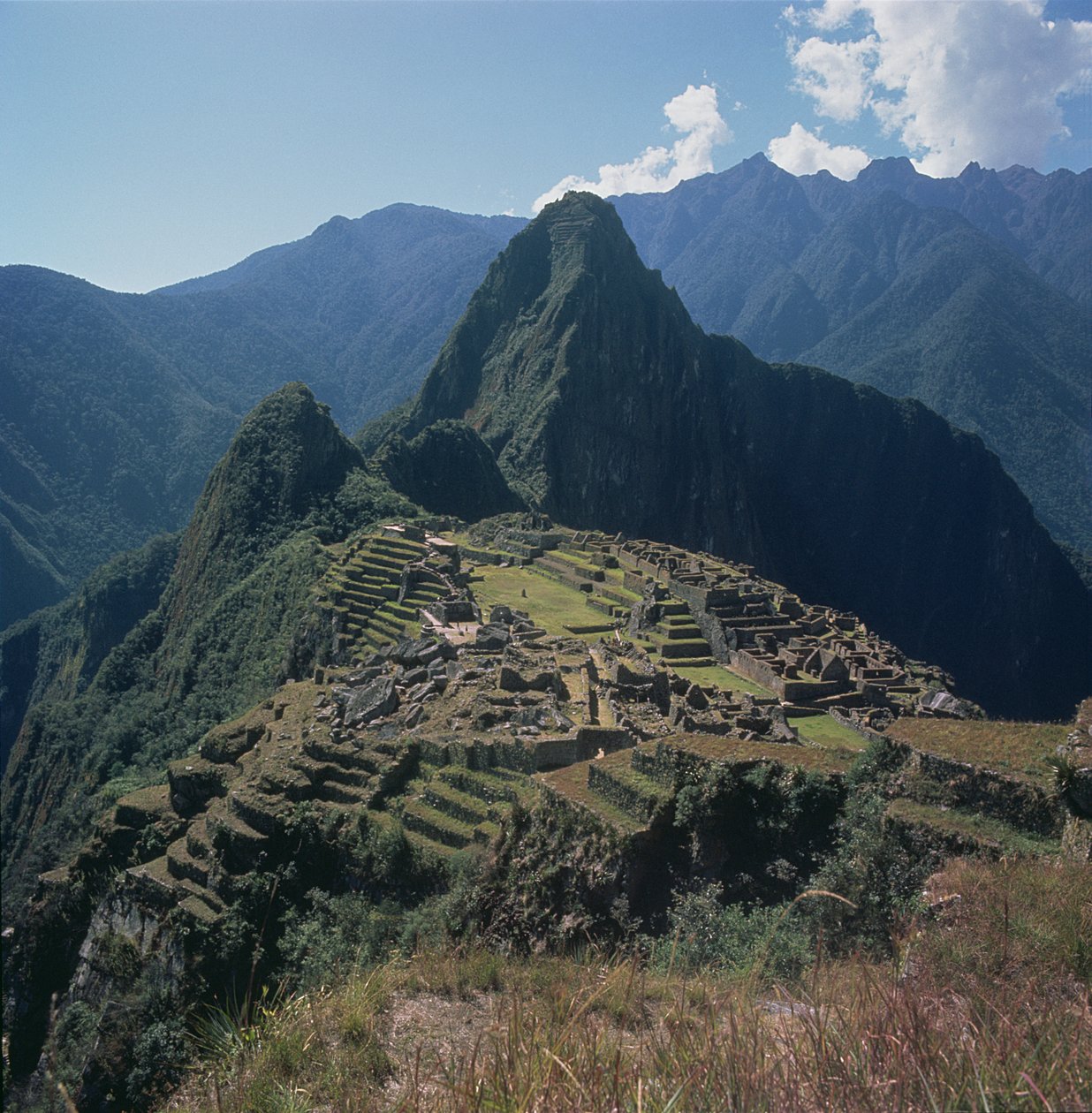 Udsigt over citadellet ved Machu Picchu af Incan