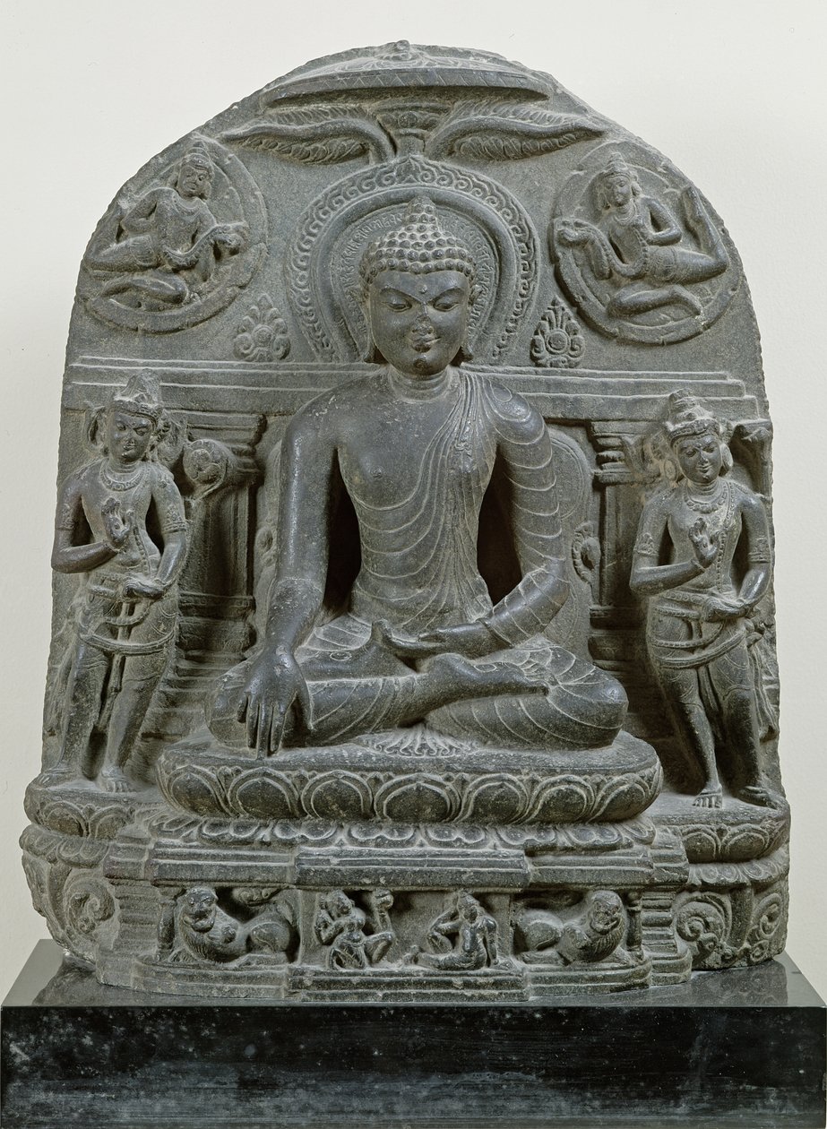 Siddende Buddha i meditation (basalt) af Indian School