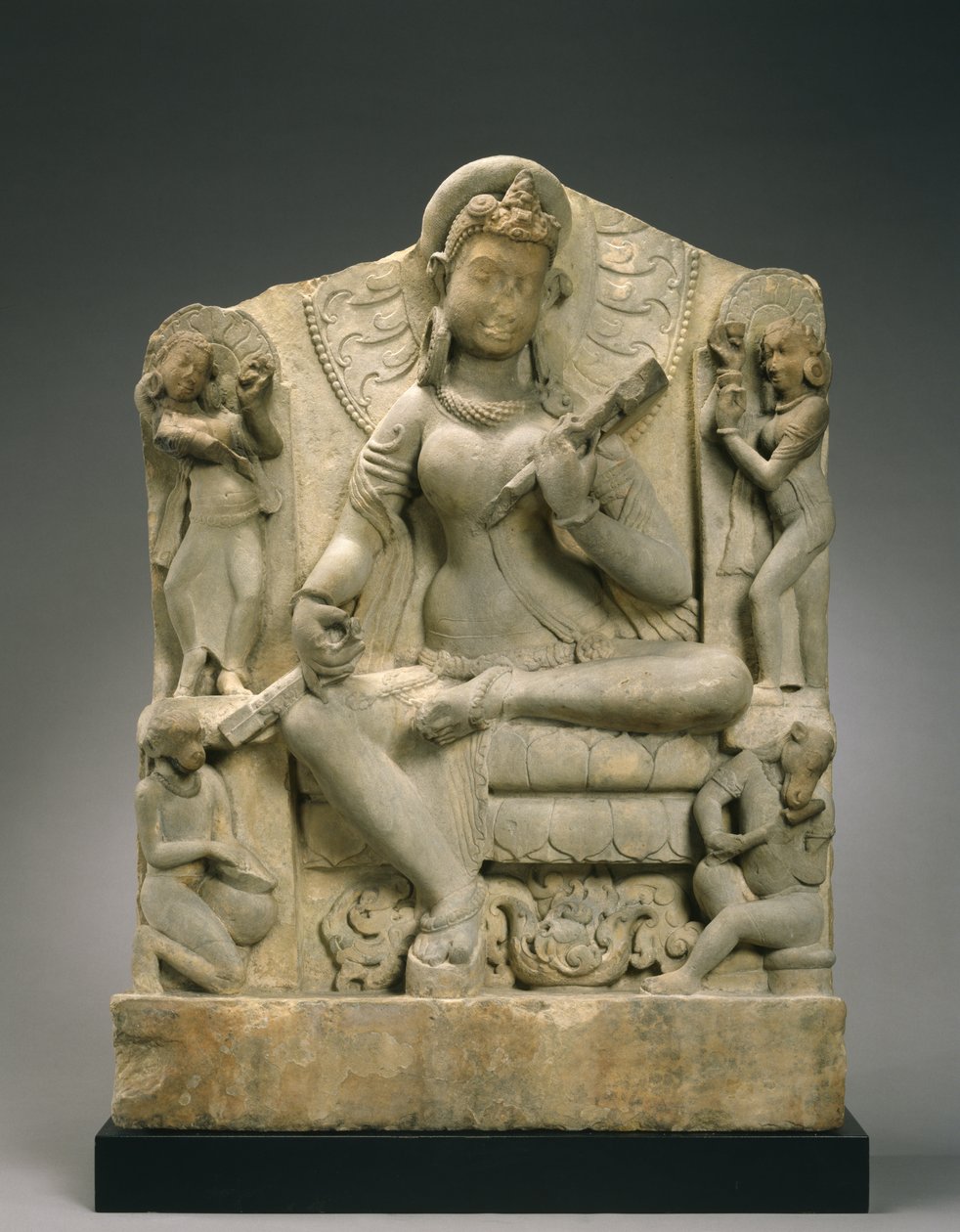 Sarasvati (sandsten) af Indian School