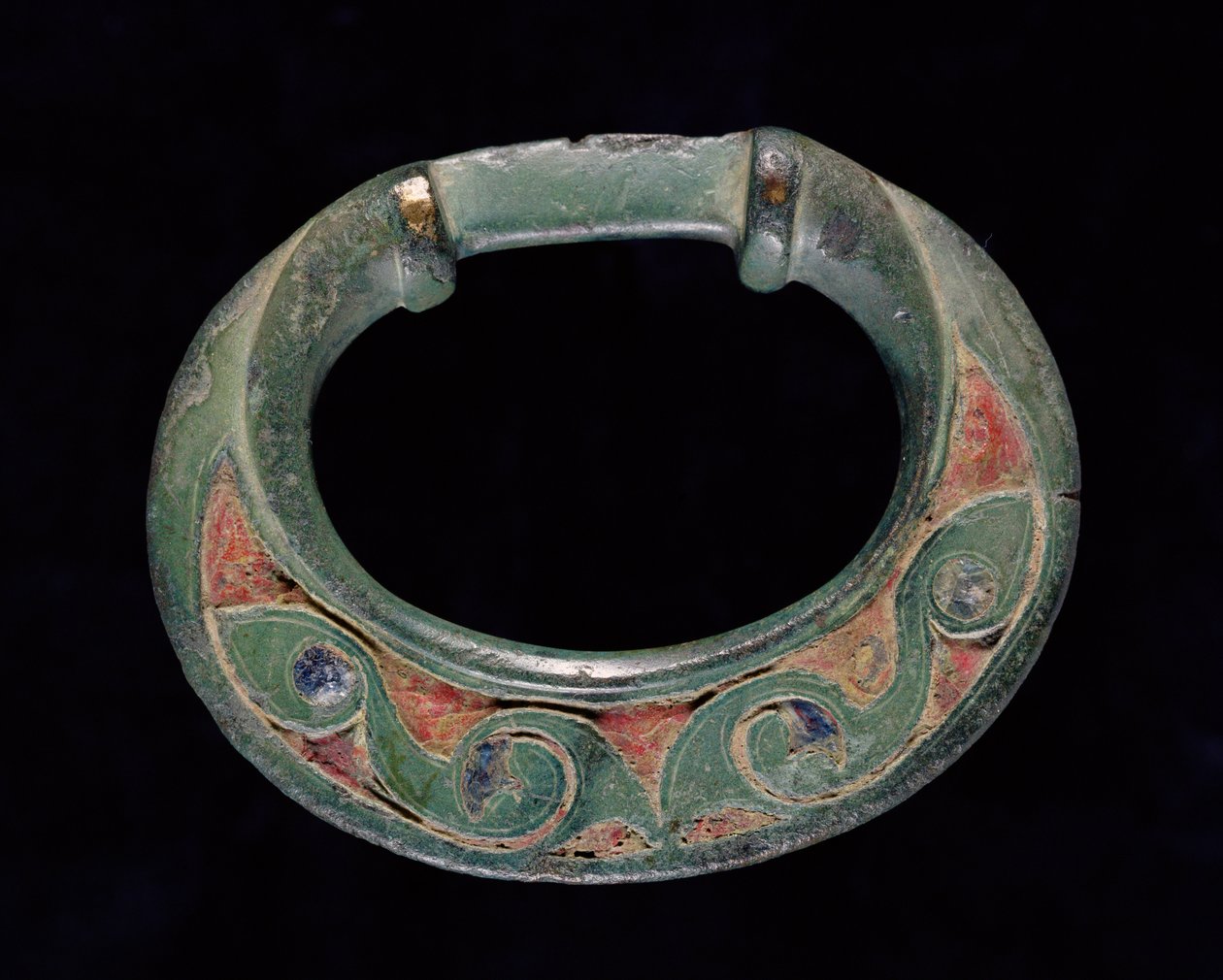 Tøjlering (terret), jernalder (støbt bronze med rødt og blåt glasindlæg) af Iron Age