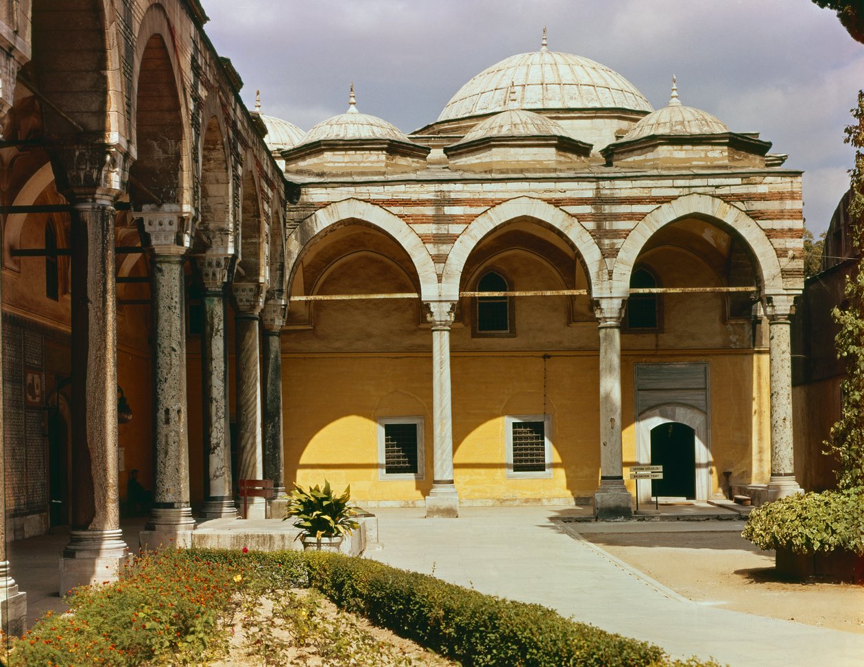 Indvendig gårdhave til Topkapi-paladset af Islamic School