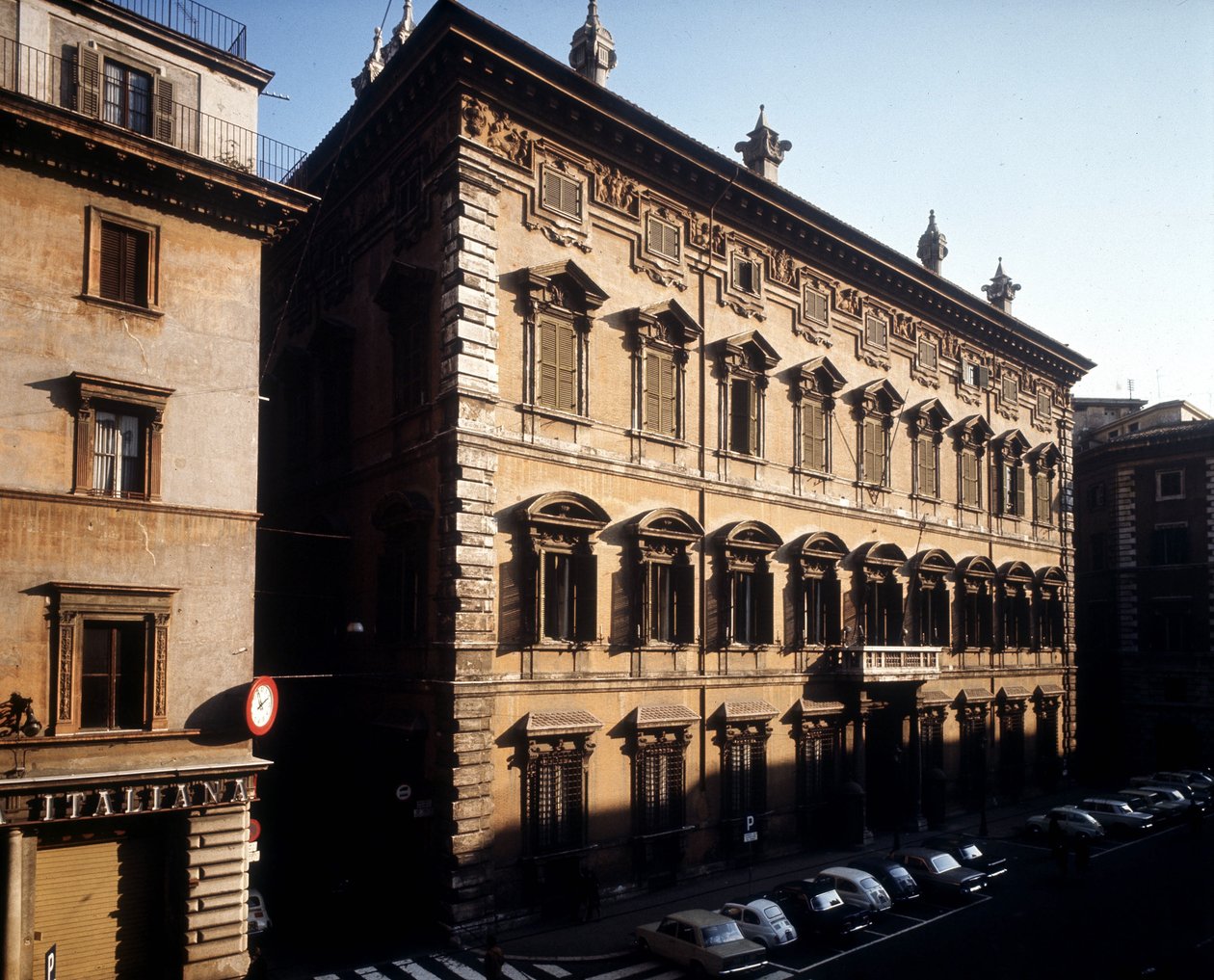 Madame Palace i Rom. af Italian School