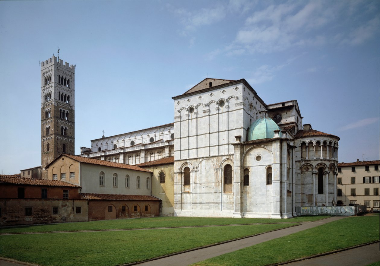 Udsigt over Lucca katedral af Italian School