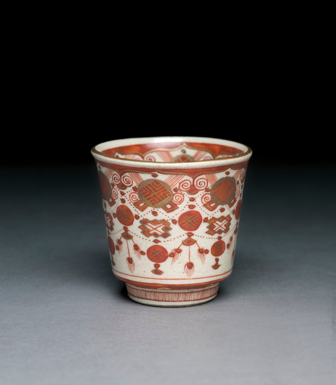 Cup, Kaga-provinsen, Meiji-æraen (porcelæn) af Japanese School