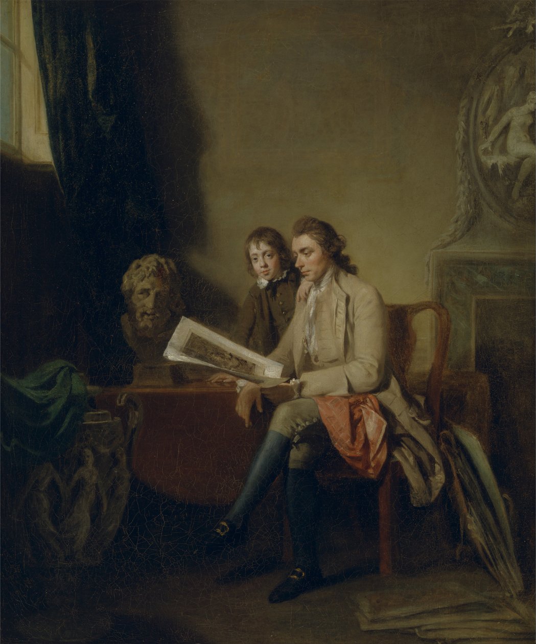 Portræt af en mand og en dreng, der ser på udskrifter af John Hamilton Mortimer