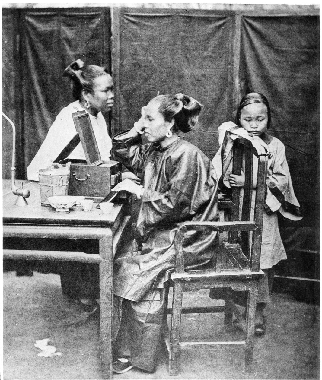Toilettet, c.1867-72 af John Thomson