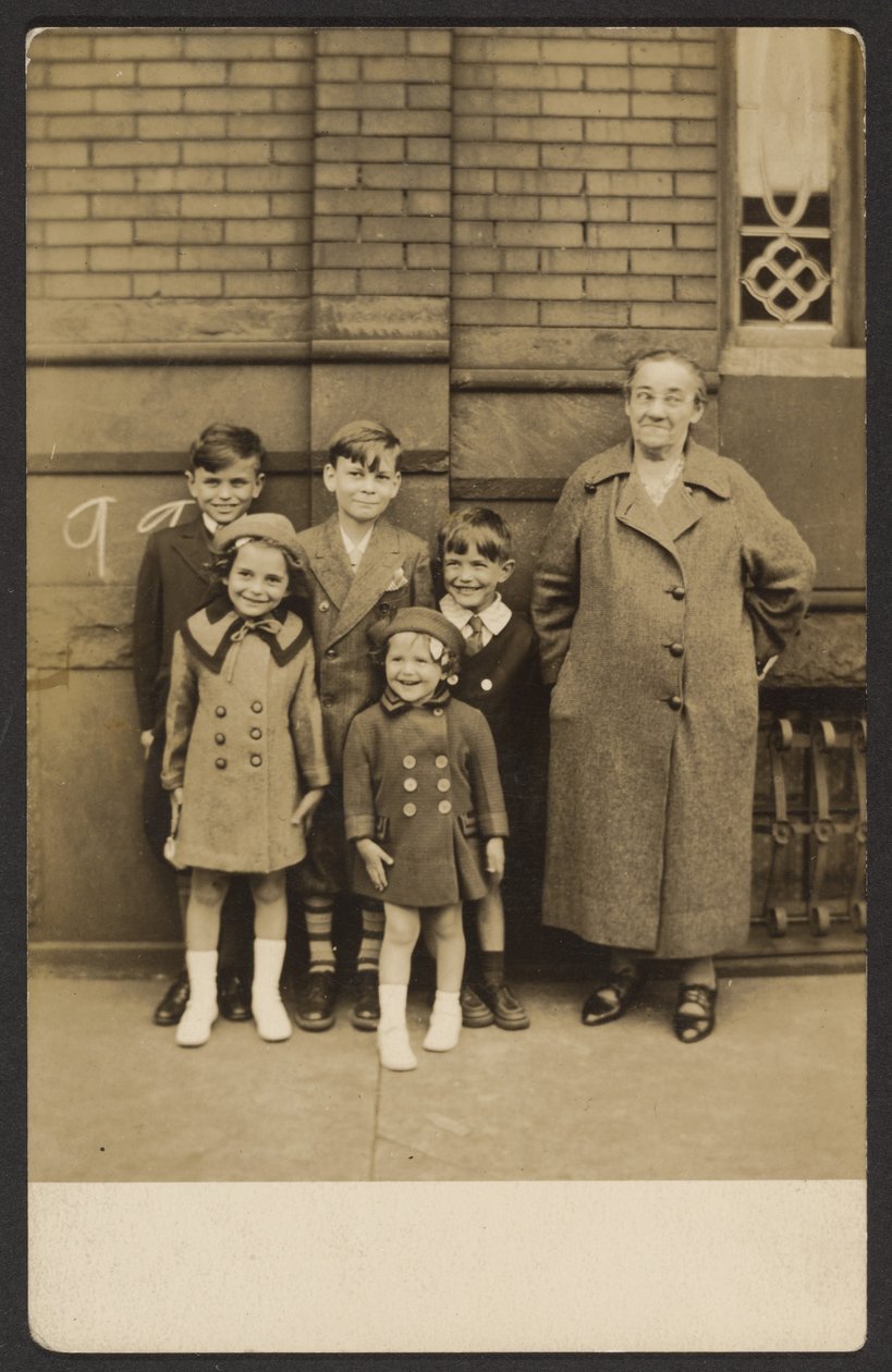 [Gruppe af børn] af John Frank Keith