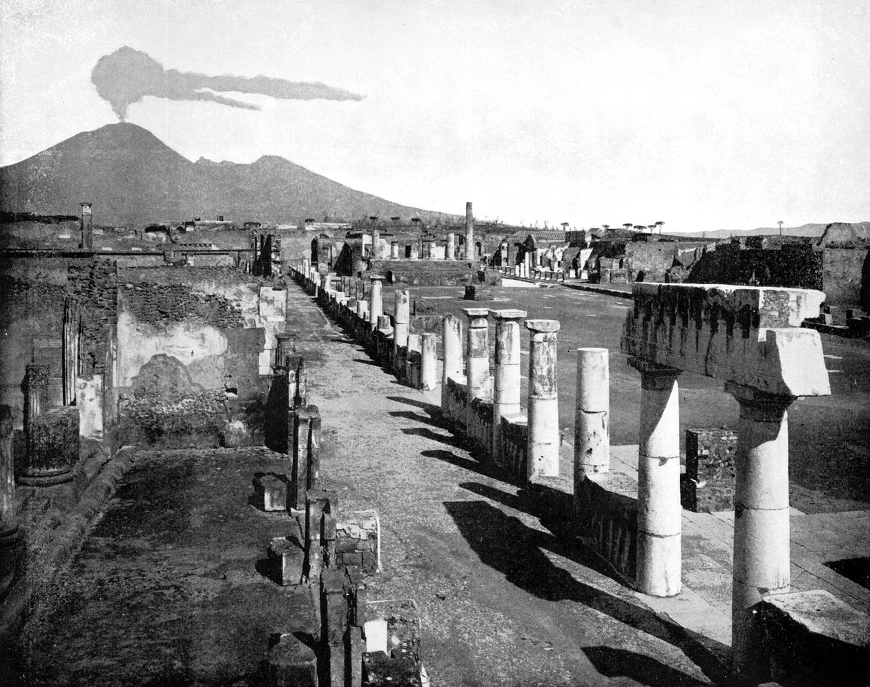 Forum, Pompeji, Italien, 1893. af John L. Stoddard