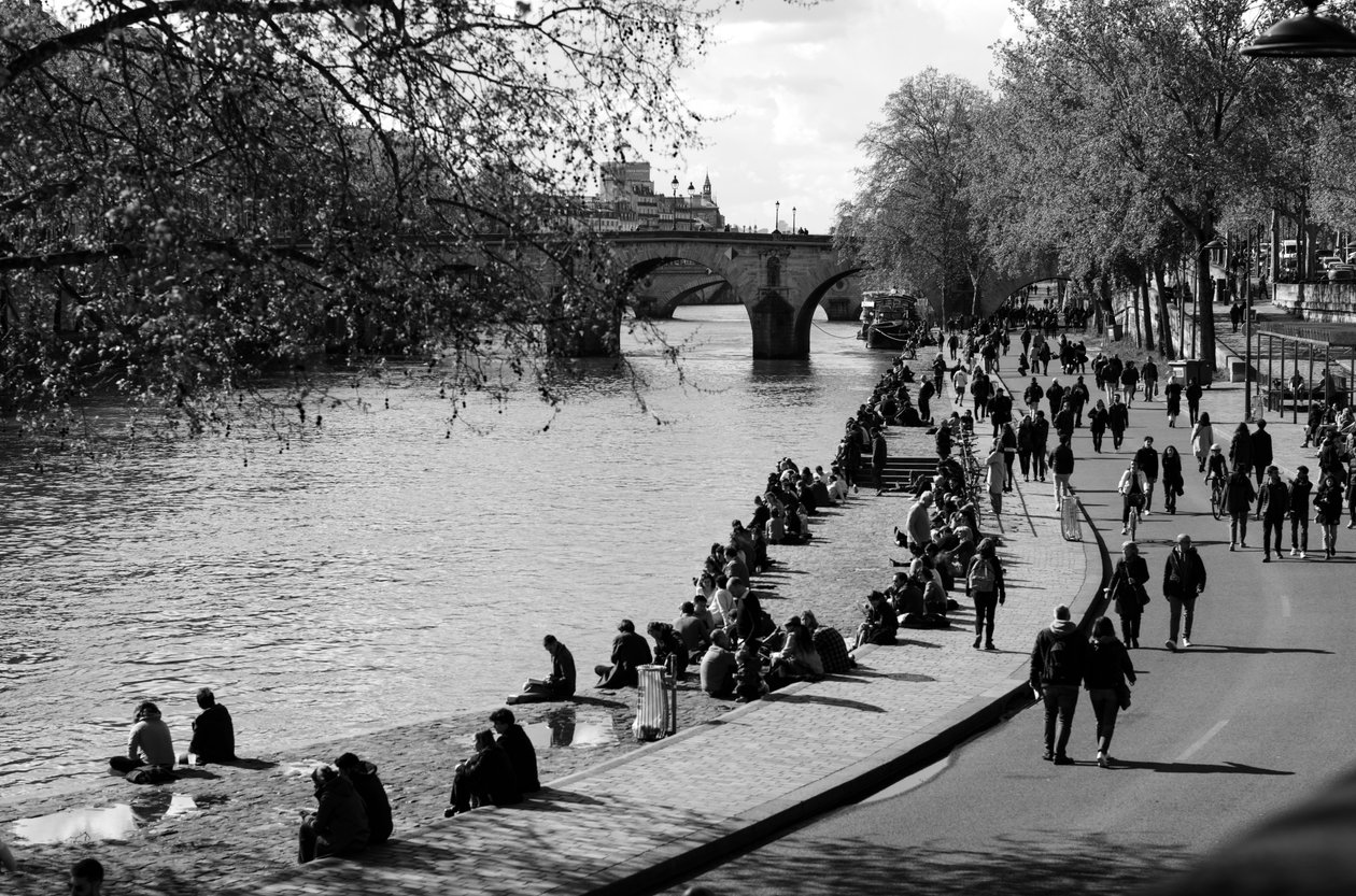 Paris i foråret, 2022 (foto) af Jon Nicholson