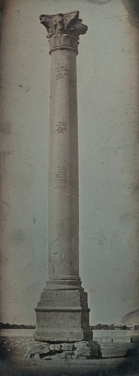 Pompeys søjle, Alexandria, 1842. af Joseph Philibert Girault De Prangey