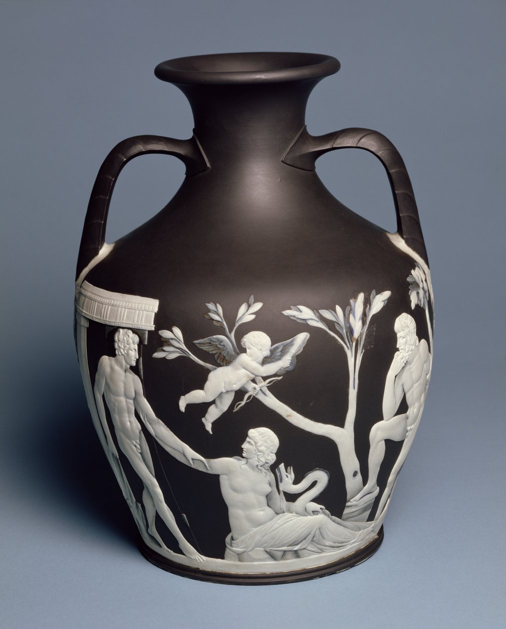Portland Vase, ejet af Erasmus Darwin, kopi af original i British Museum, Etruria, ca. 1789-90 (sort jaspis med påført hvid jaspis) af Josiah Wedgwood