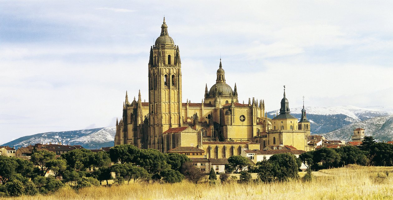 Segovia Cathedral of St. Mary af Juan Gil de Hontanon