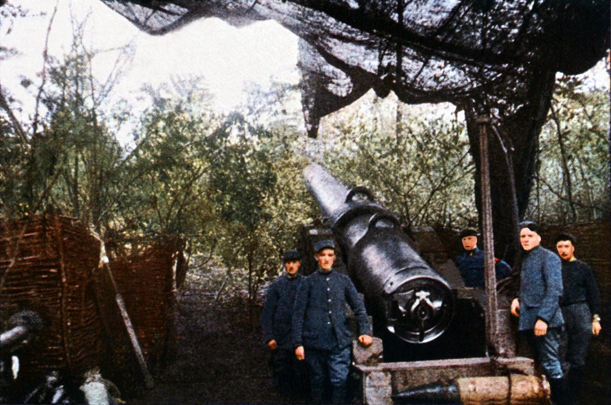 En pistol fra den franske flåde under slaget ved Verdun, september 1916 (autokrom) af Jules Gervais Courtellemont