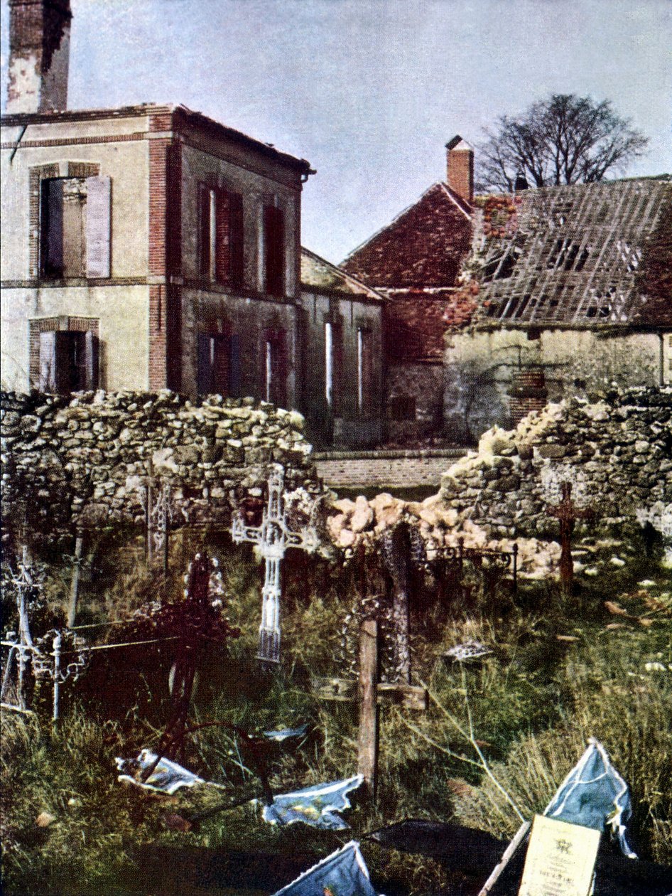 Kirkegård i Charleville øst for Reims under slaget ved Marne øst for Paris, september 1914 (autokrom) af Jules Gervais Courtellemont