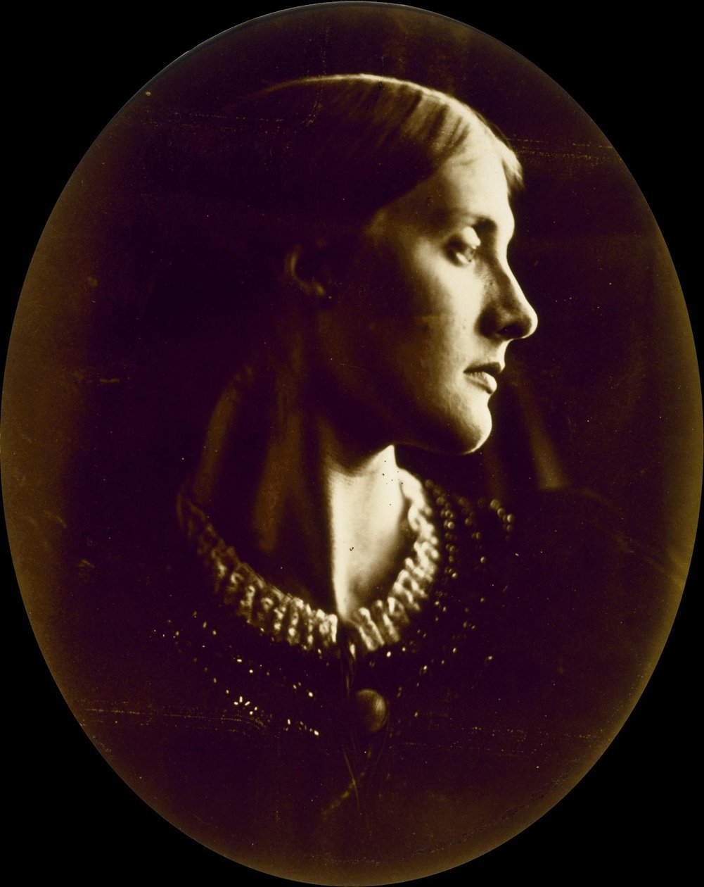 Fru Herbert Duckworth (1846-1895), født Julia Prinsep Jackson, senere fru Julia Stephen, mor til ... af Julia Margaret Cameron
