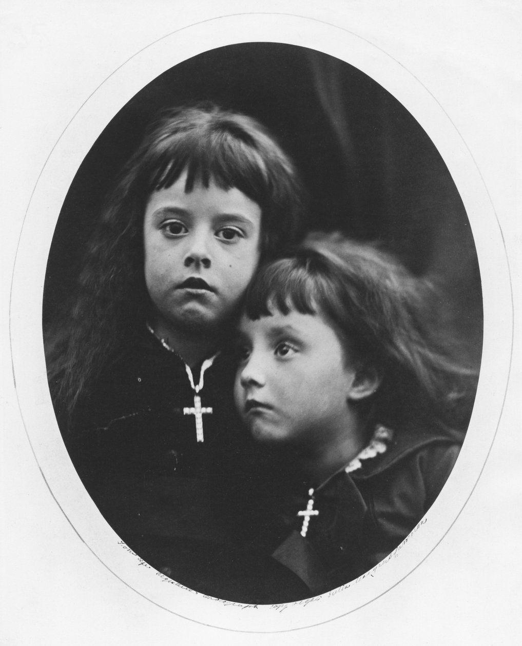 Rachel og Laura (albumin print) af Julia Margaret Cameron