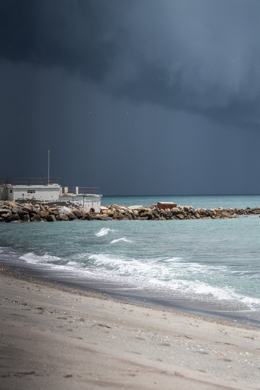 Bunker Beach II, 2021 (foto) af Katha Wood