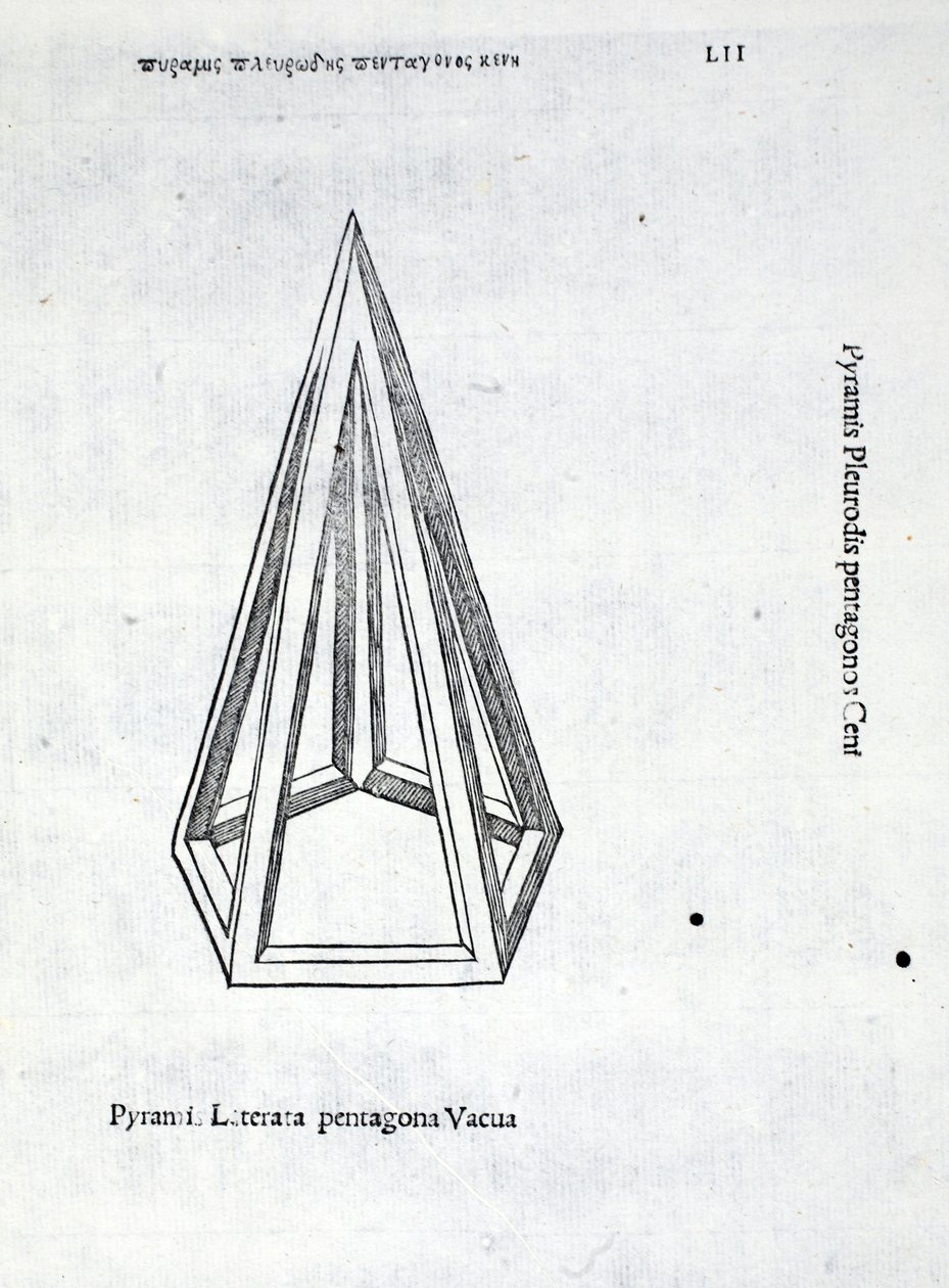 En tom femkantet pyramide, illustration fra 