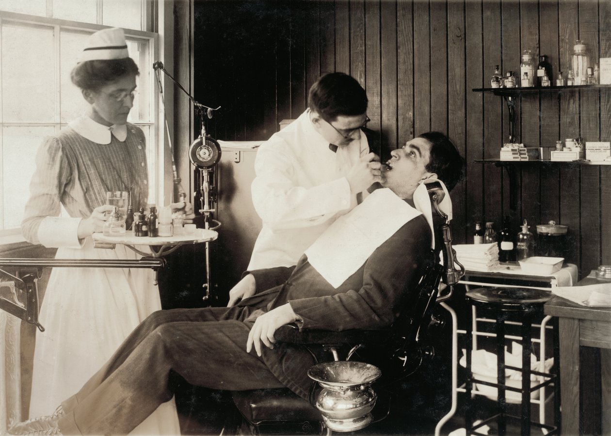 Patient der har tandarbejde af Lewis Wickes Hine