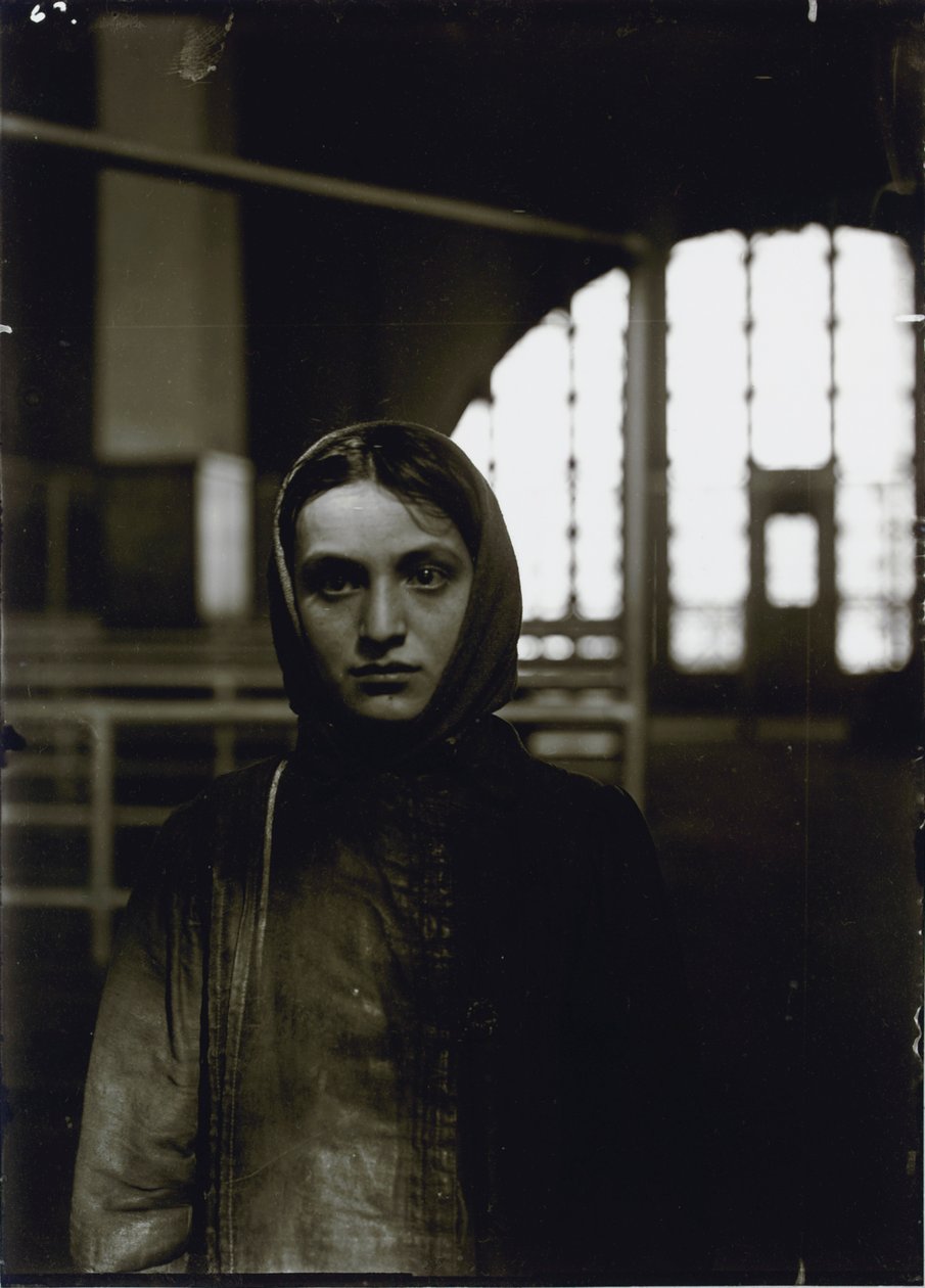 Ung russisk jødeinde, Ellis Island, 1905 af Lewis Wickes Hine