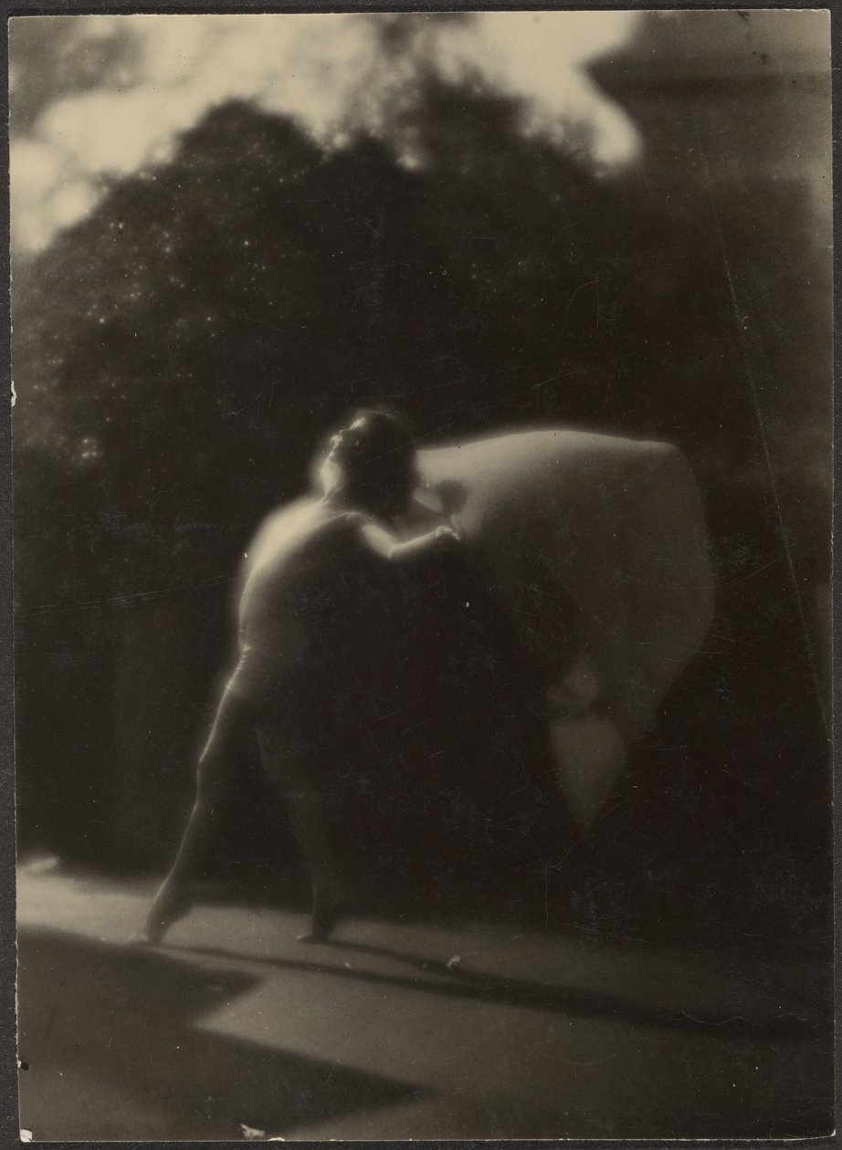 [Danser i haven] af Louis Fleckenstein