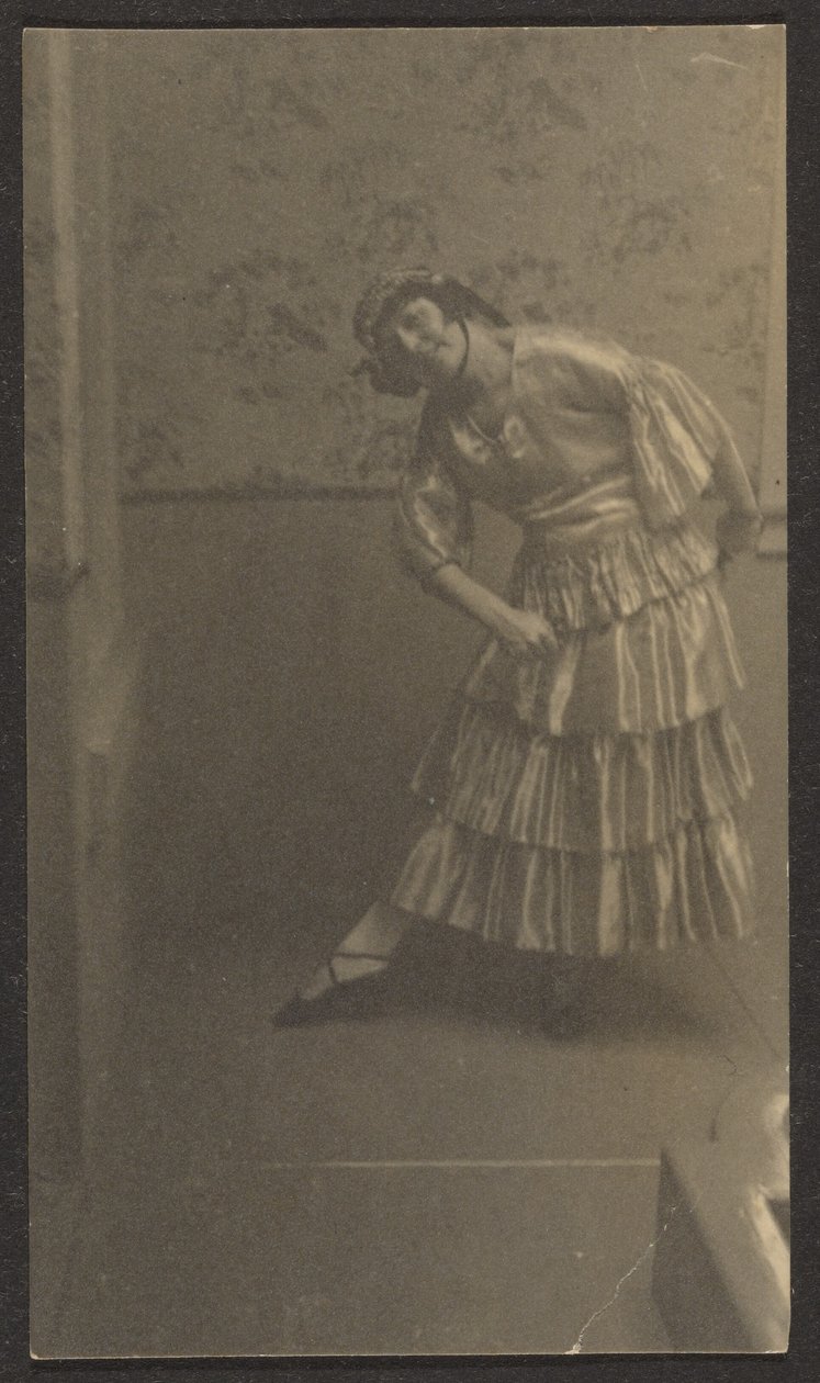 [Kvindelig danser] af Louis Fleckenstein