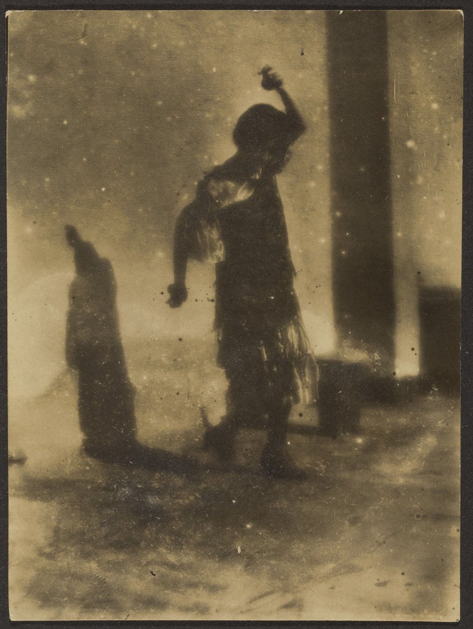 [Kvindelig danser] af Louis Fleckenstein