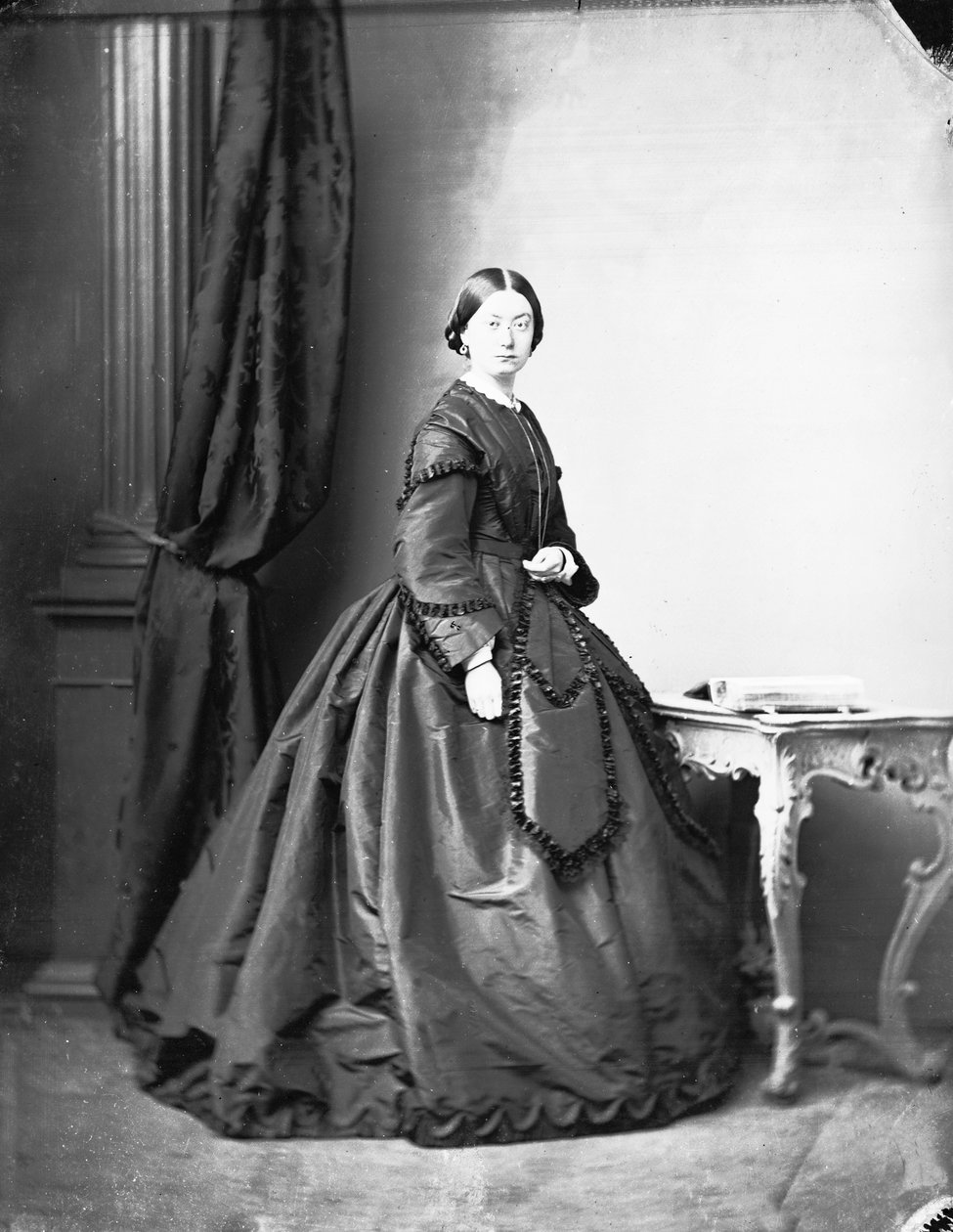 Noble Roman poserer på et studiefoto af Ludovico Tuminello