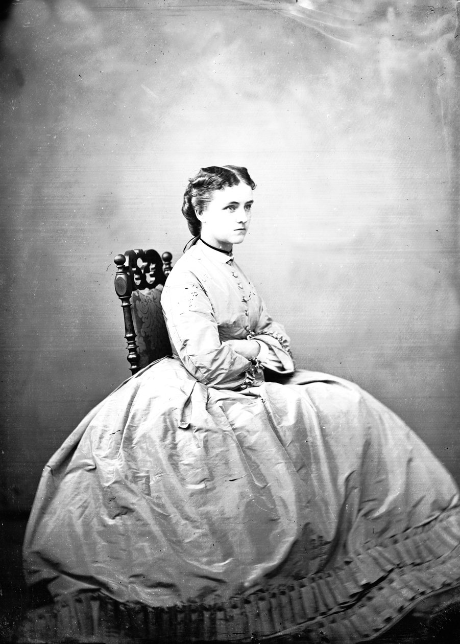 Noble Roman poserer på et studiefoto af Ludovico Tuminello