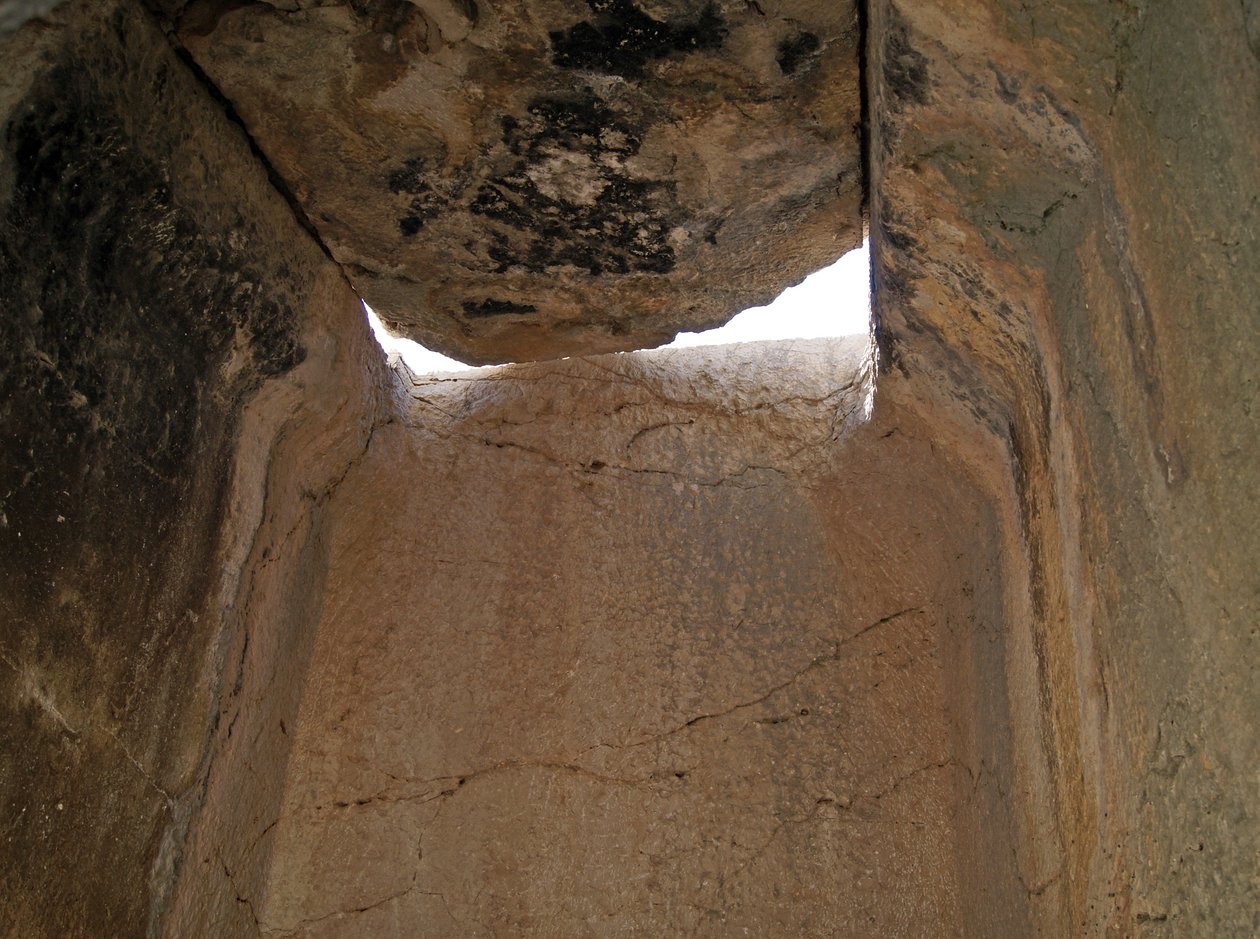 Inde i en søjlegrav, Xanthos, Tyrkiet af Lycian