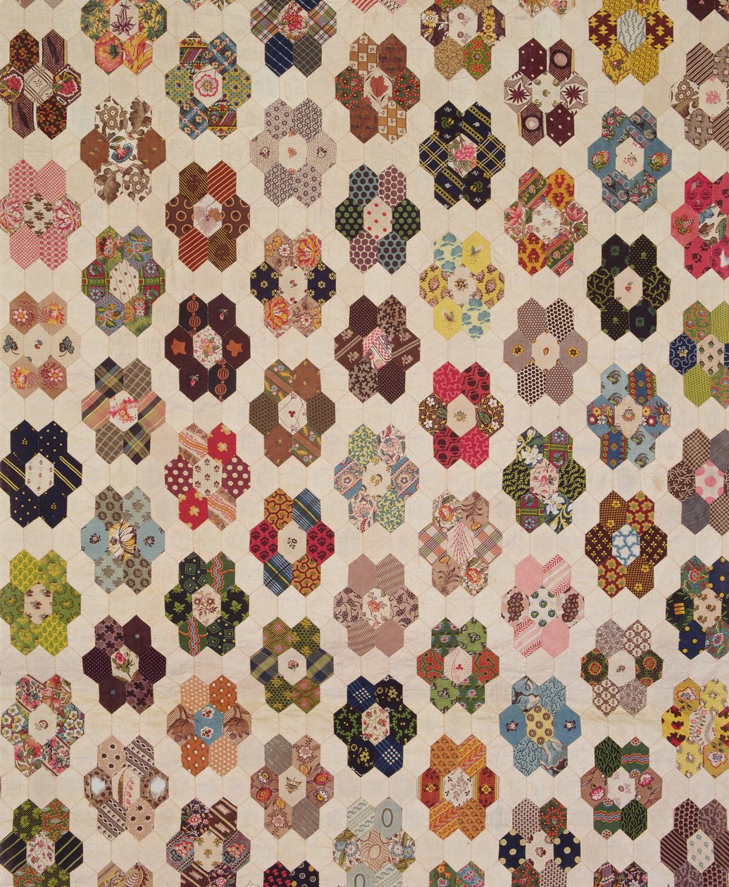 Detalje af et patchwork sengetæppe (tekstil) af Mary Butler